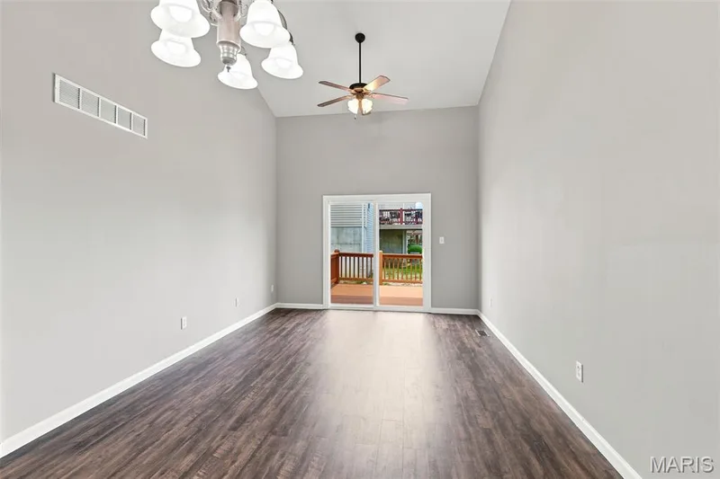 53 Country Village Court, O'Fallon, MO 63367 — listing photo 7 of 28