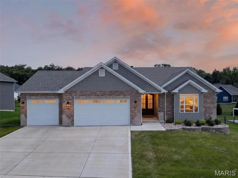 106 Stone Canyon Boulevard, Foristell, MO — listing photo 1