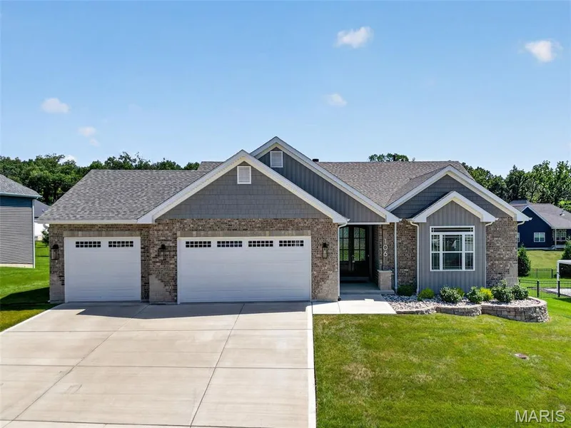 106 Stone Canyon Boulevard, Foristell, MO 63348 — listing photo 2 of 42