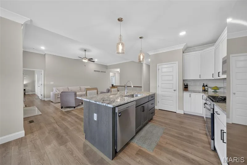 106 Stone Canyon Boulevard, Foristell, MO 63348 — listing photo 9 of 42