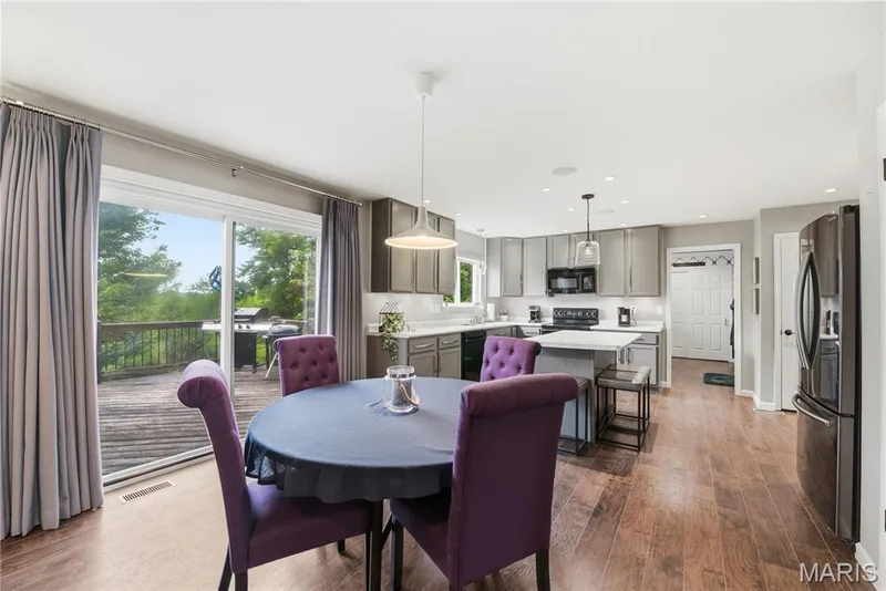 Bright breakfast area — 539 Sunshine Brook Drive, Wentzville, MO 63385
