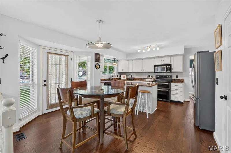 Breakfast Room and Kitchen area — 215 Waterford Crossing Drive, Dardenne Prairie, MO 63368