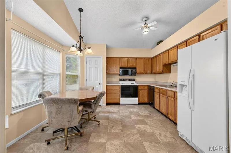 7 Cornwallis Court, O'Fallon, MO 63368 — listing photo 7 of 51