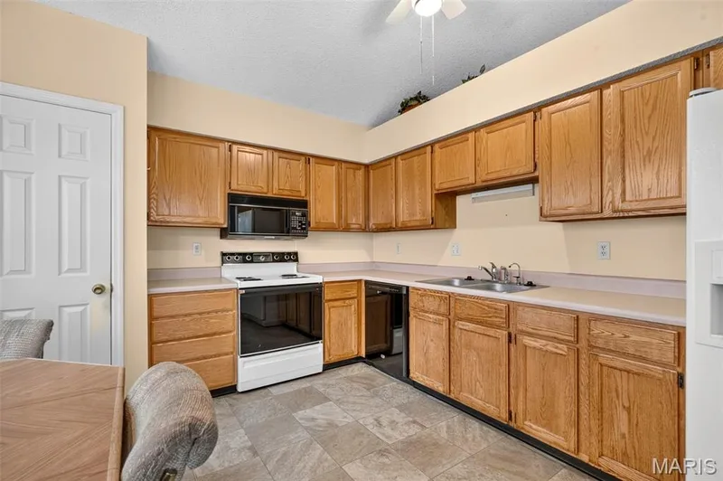 7 Cornwallis Court, O'Fallon, MO 63368 — listing photo 8 of 51