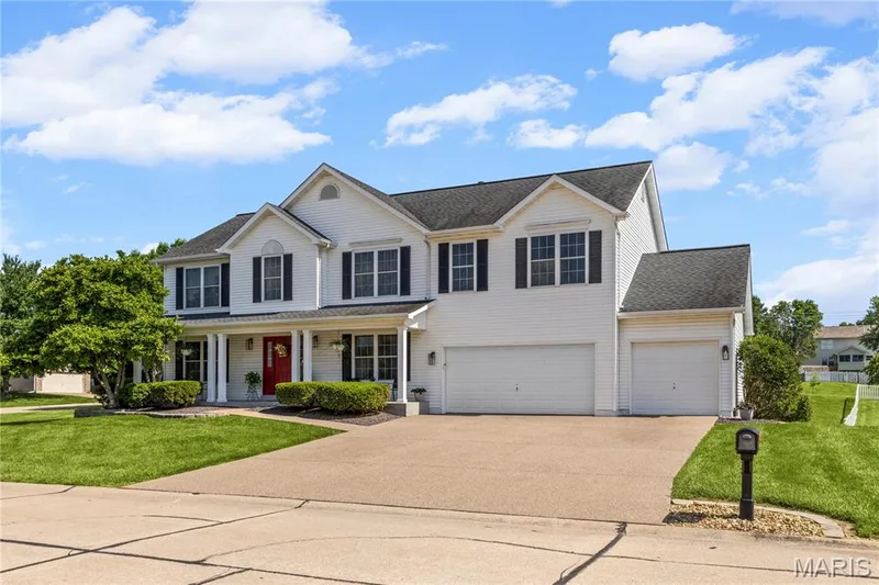32 Lisa Nicole Court, St Peters, MO 63376 — listing photo 1 of 37