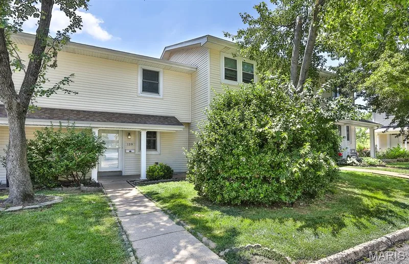 139 Condor Court #139, St Charles, MO 63303 — listing photo 2 of 36