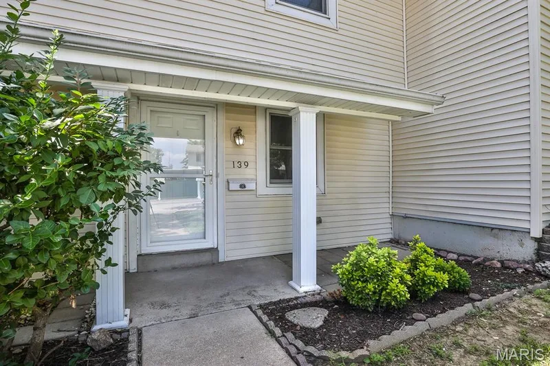 139 Condor Court #139, St Charles, MO 63303 — listing photo 3 of 36