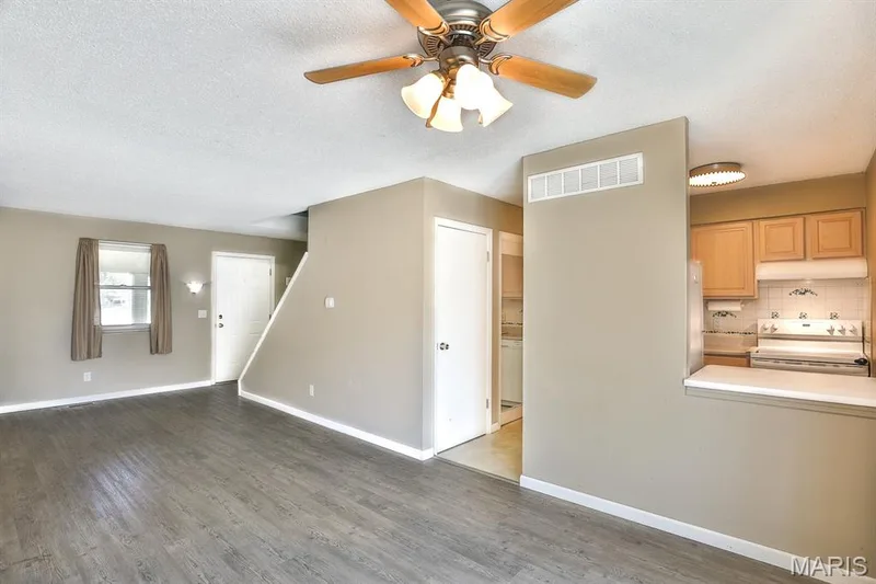 139 Condor Court #139, St Charles, MO 63303 — listing photo 5 of 36