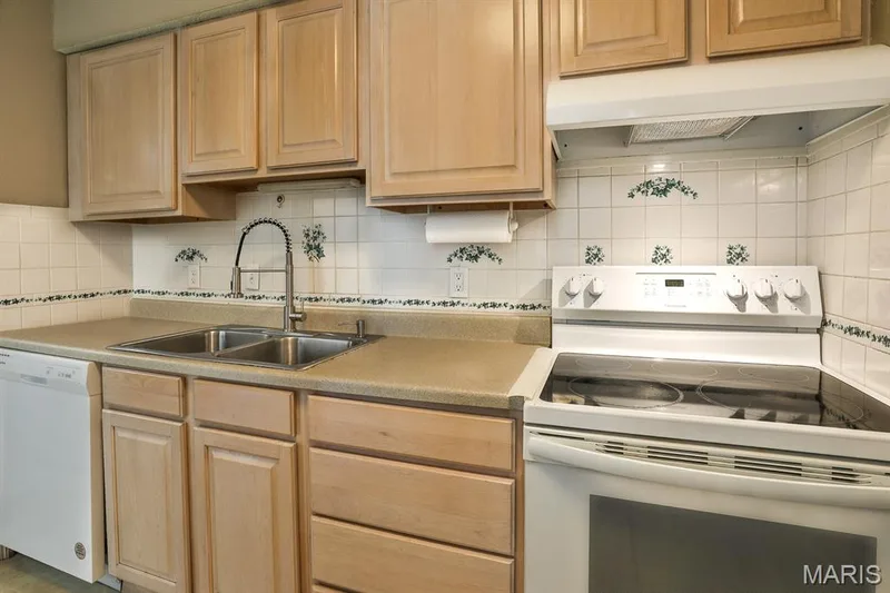 139 Condor Court #139, St Charles, MO 63303 — listing photo 10 of 36