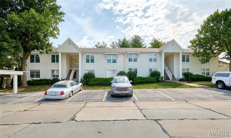 Multi-unit building — 214 Sugar Lake Drive #5, St Peters, MO 63376
