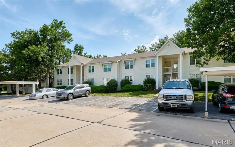 Multi-unit building — 214 Sugar Lake Drive #5, St Peters, MO 63376