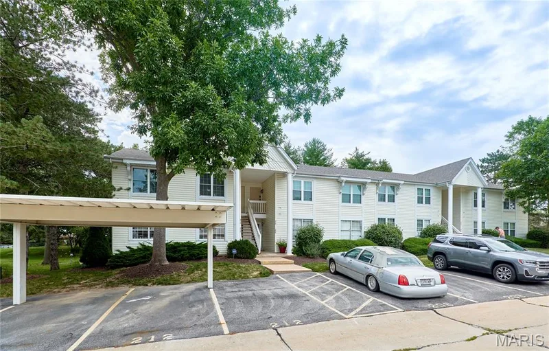 Multi-unit building — 214 Sugar Lake Drive #5, St Peters, MO 63376