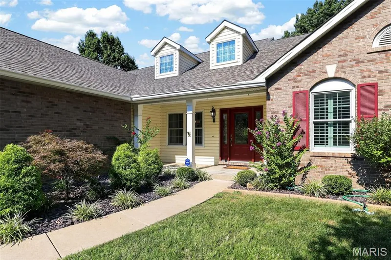 1 Big Bluff Court, St Charles, MO 63304 — listing photo 3 of 61