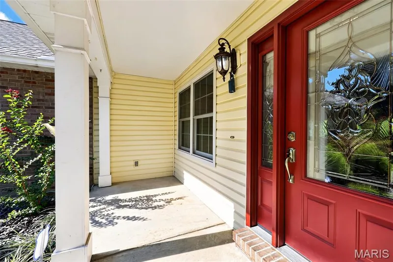 1 Big Bluff Court, St Charles, MO 63304 — listing photo 4 of 61