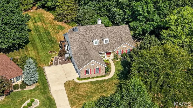 1 Big Bluff Court, St Charles, MO 63304 — listing photo 5 of 61
