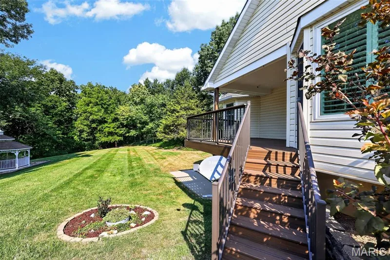 1 Big Bluff Court, St Charles, MO 63304 — listing photo 6 of 61