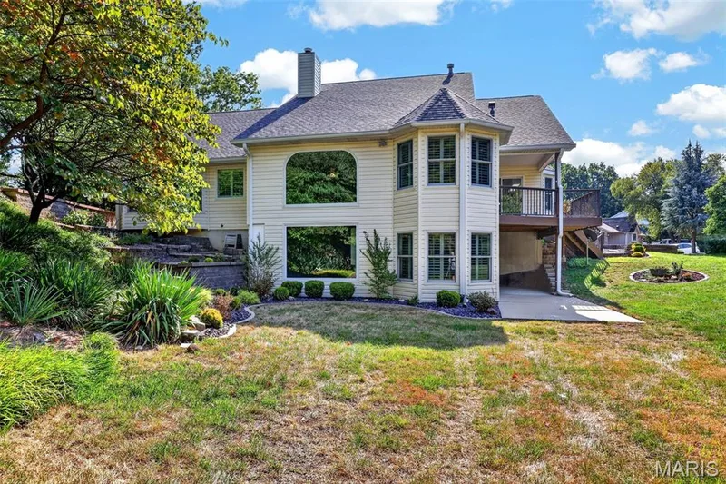 1 Big Bluff Court, St Charles, MO 63304 — listing photo 7 of 61