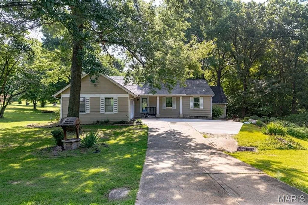 6 Deer Creek Drive, O'Fallon, MO 63366 — listing photo 1 of 25