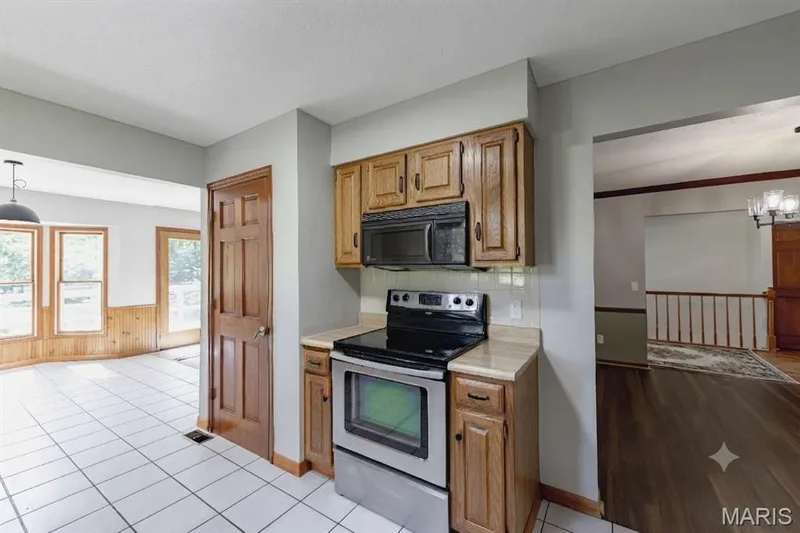 6 Deer Creek Drive, O'Fallon, MO 63366 — listing photo 6 of 25