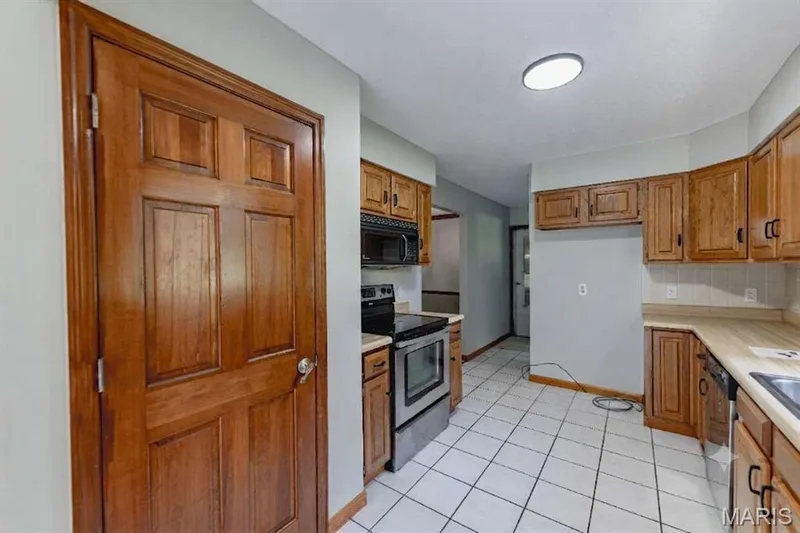 6 Deer Creek Drive, O'Fallon, MO 63366 — listing photo 7 of 25