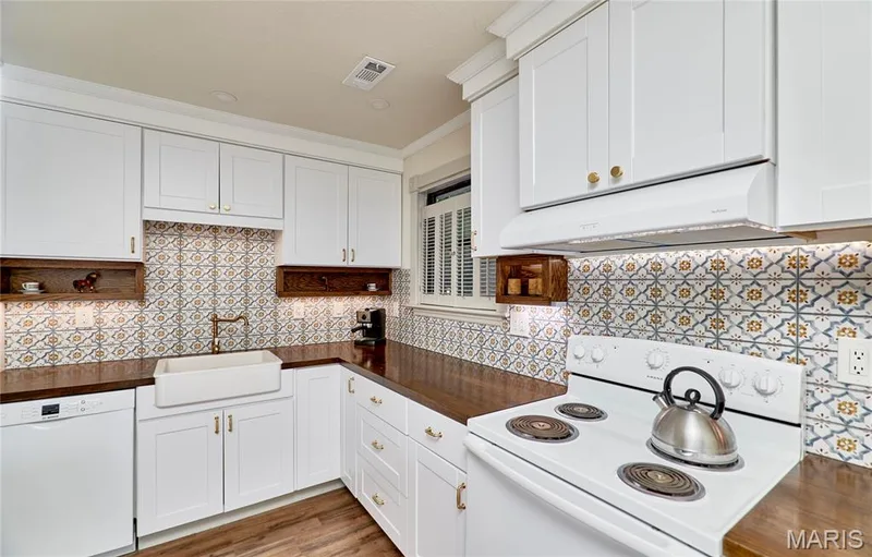 Kitchen — 18505 Wild Horse Creek Road, Wildwood, MO 63005