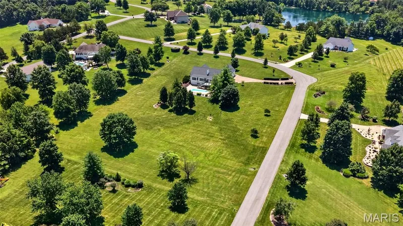 512 Meadowfield Lane, Wentzville, MO 63385 — listing photo 3 of 45