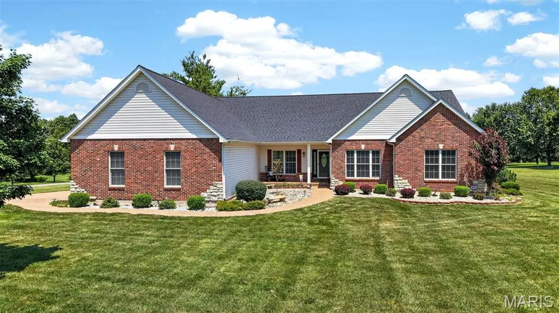 512 Meadowfield Lane, Wentzville, MO 63385 — listing photo 4 of 45