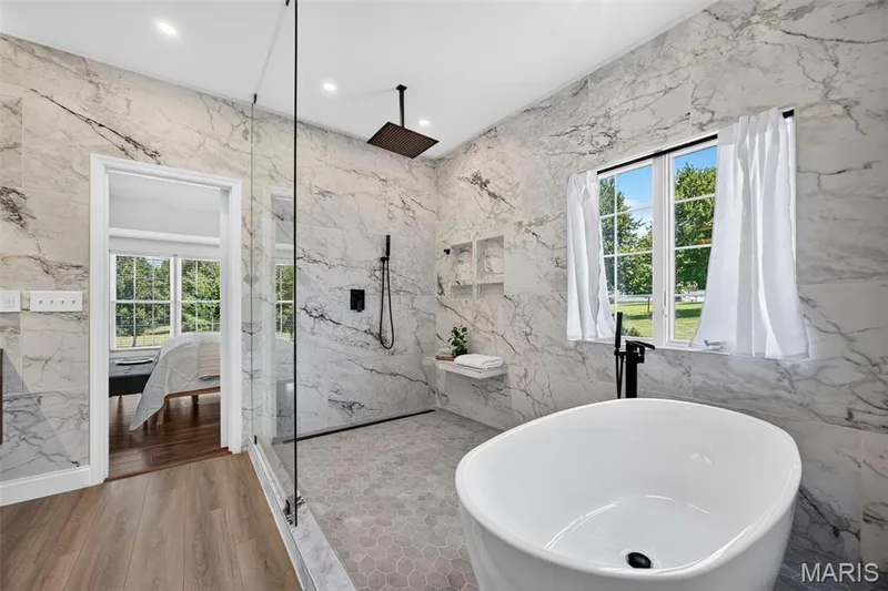 Beautiful Set Up w/ Striking Marble, Rain Head Shower & Soaking Tub — 512 Meadowfield Lane, Wentzville, MO 63385