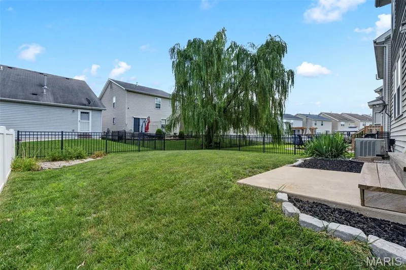 3128 Timberlodge Landing, St Charles, MO 63301 — listing photo 2 of 31