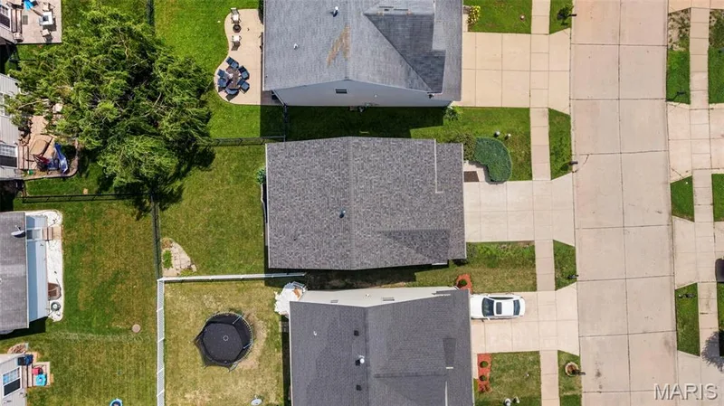 3128 Timberlodge Landing, St Charles, MO 63301 — listing photo 4 of 31