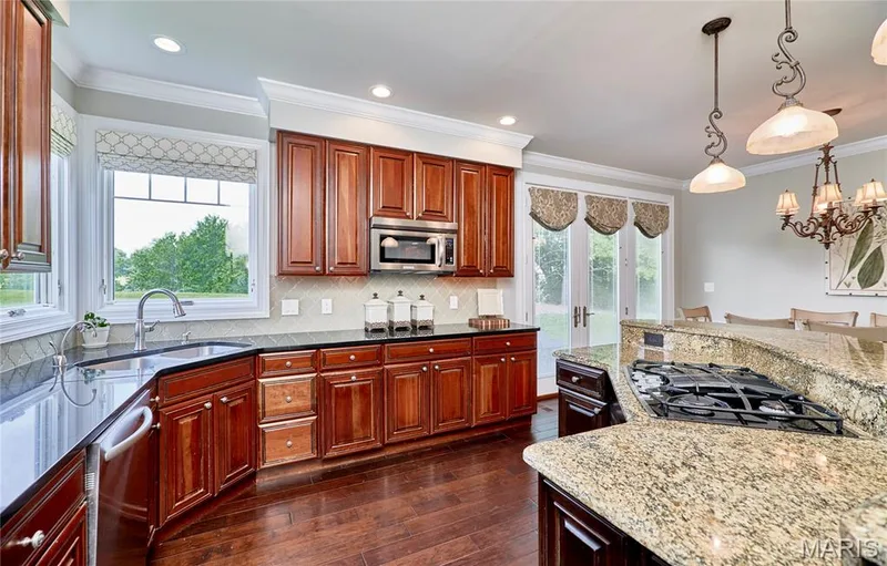 2323 Wellington Estates Drive, Chesterfield, MO 63017 — listing photo 6 of 70