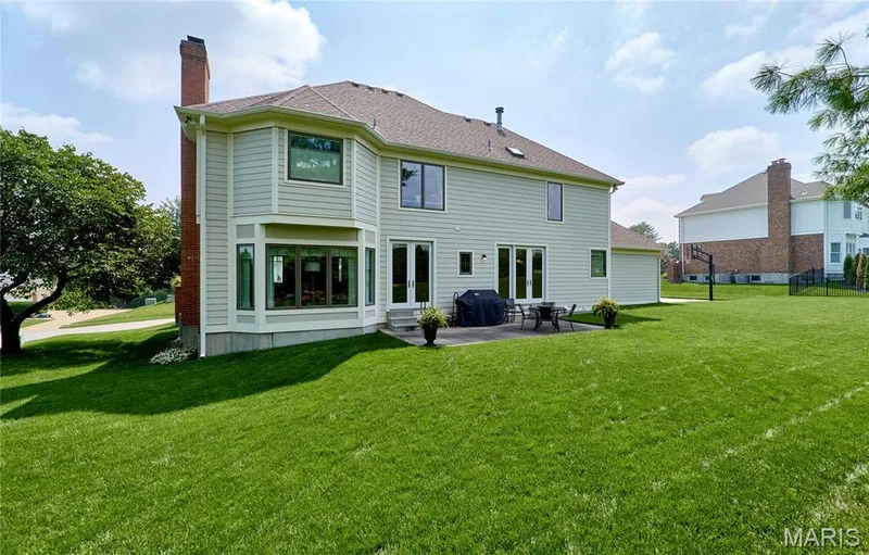 2323 Wellington Estates Drive, Chesterfield, MO 63017 — listing photo 7 of 70