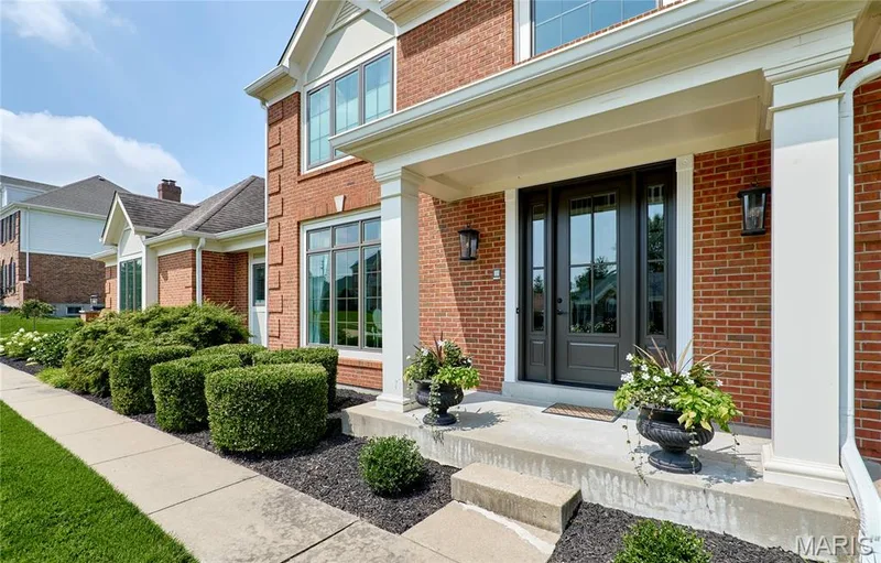 2323 Wellington Estates Drive, Chesterfield, MO 63017 — listing photo 8 of 70