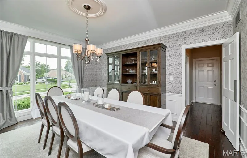 2323 Wellington Estates Drive, Chesterfield, MO 63017 — listing photo 13 of 70