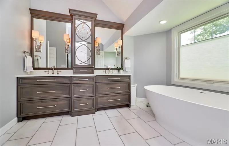 2323 Wellington Estates Drive, Chesterfield, MO 63017 — listing photo 33 of 70
