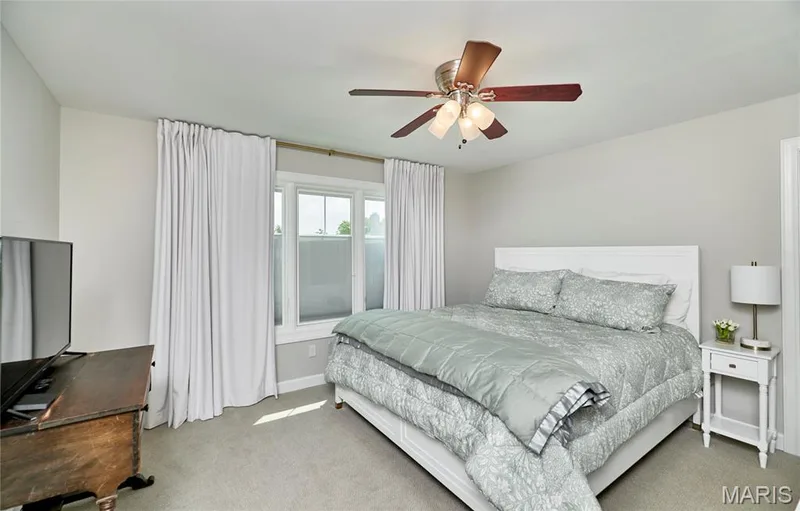 Ensuite Bedroom 4 with private full bath and walk-in closet — 2323 Wellington Estates Drive, Chesterfield, MO 63017