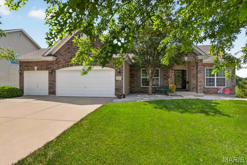 323 Mason Glen Drive, Lake St. Louis, MO 63367 — listing photo 1 of 42