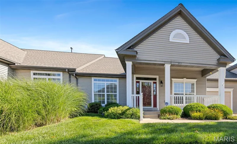 253 Meadows Of Wildwood Boulevard, Grover, MO 63040 — listing photo 2 of 53