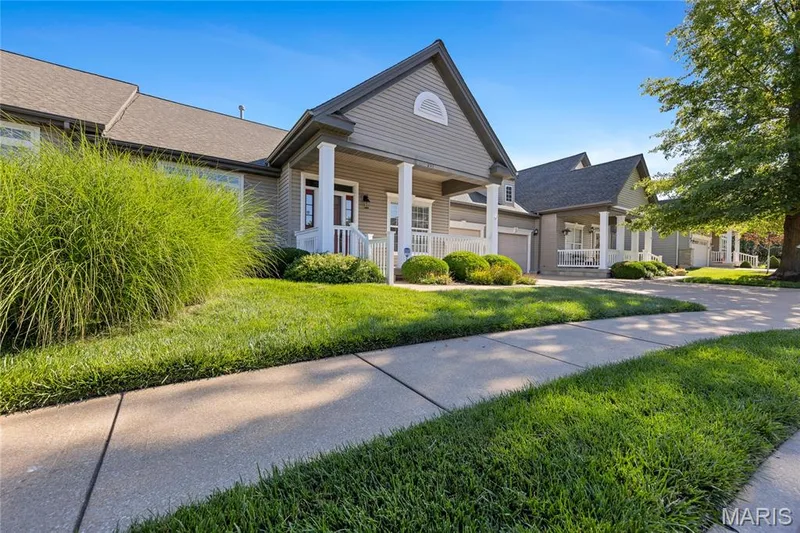253 Meadows Of Wildwood Boulevard, Grover, MO 63040 — listing photo 3 of 53