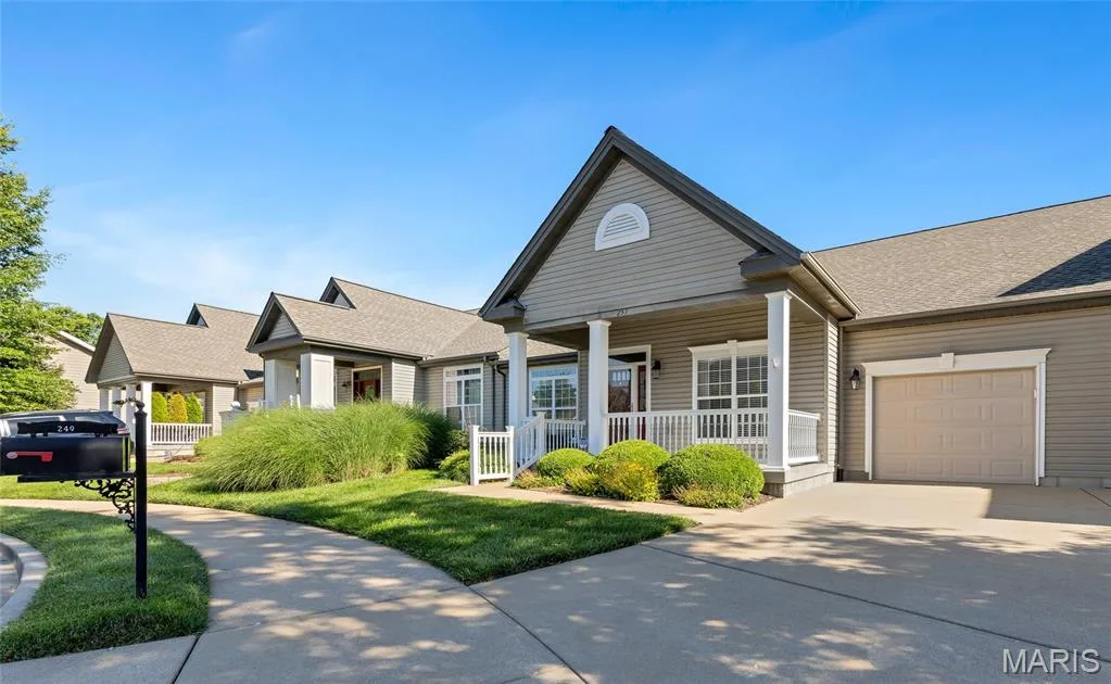 253 Meadows Of Wildwood Boulevard, Grover, MO 63040 — listing photo 1 of 53