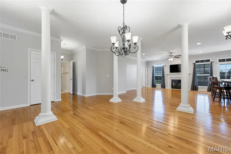 253 Meadows Of Wildwood Boulevard, Grover, MO 63040 — listing photo 11 of 53