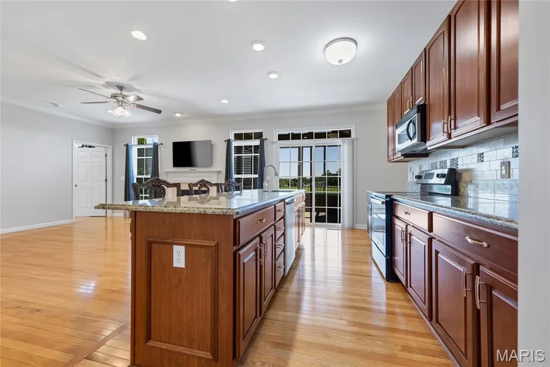 253 Meadows Of Wildwood Boulevard, Grover, MO 63040 — listing photo 17 of 53