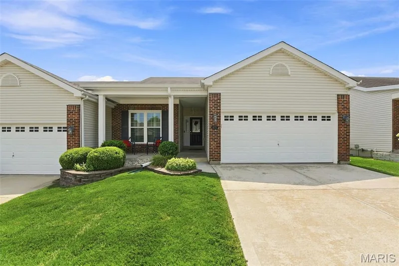 473 Angelique Place, St Charles, MO 63303 — listing photo 2 of 24
