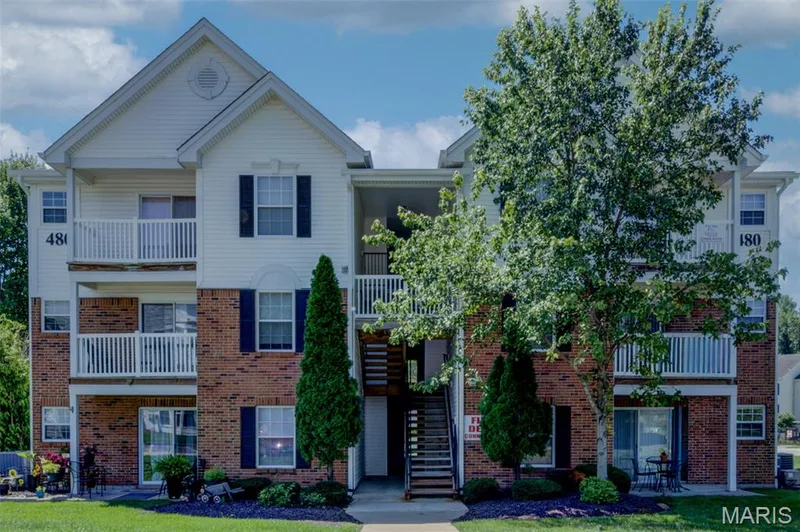 480 Benton Drive #F, St Peters, MO — listing photo 1