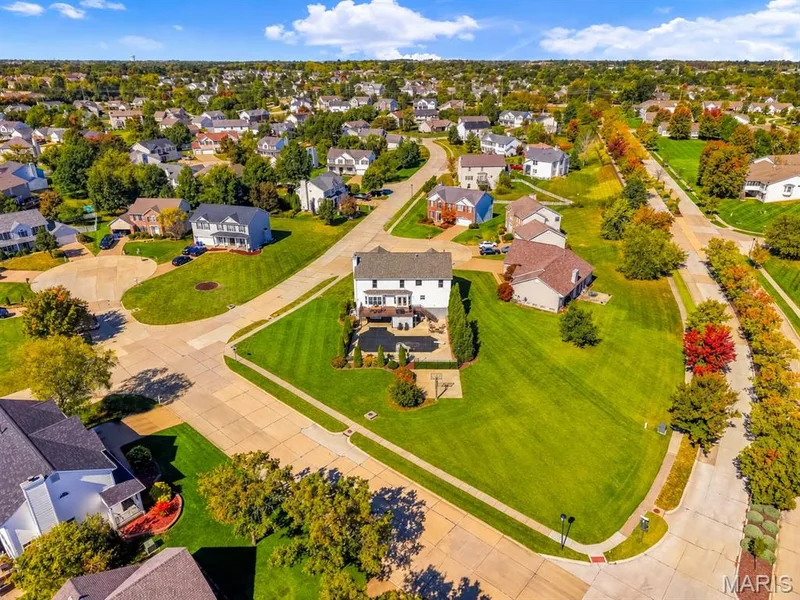 2703 Angle Gate Circle, O'Fallon, MO 63368 — listing photo 6 of 82