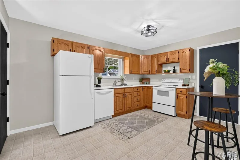 807 Saint Bernard Drive, O'Fallon, MO 63366 — listing photo 8 of 29