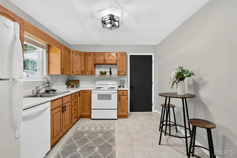 807 Saint Bernard Drive, O'Fallon, MO 63366 — listing photo 10 of 29
