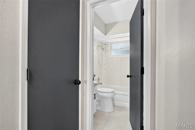 807 Saint Bernard Drive, O'Fallon, MO 63366 — listing photo 12 of 29