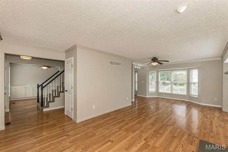 428 Chelsea Way Drive, St Charles, MO 63304 — listing photo 6 of 42