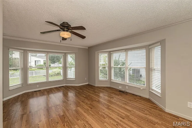 428 Chelsea Way Drive, St Charles, MO 63304 — listing photo 9 of 42
